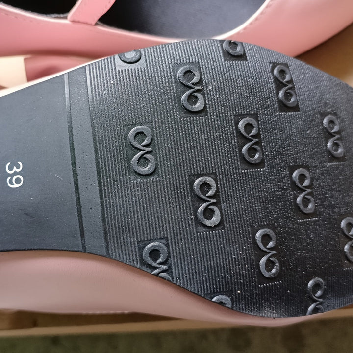 Annick™ – The Soft Elegance for Your Sensitive Feet