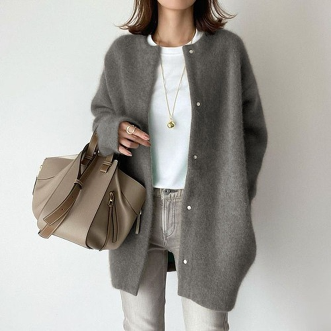 Chloé™ - Luxurious Cashmere Cardigan